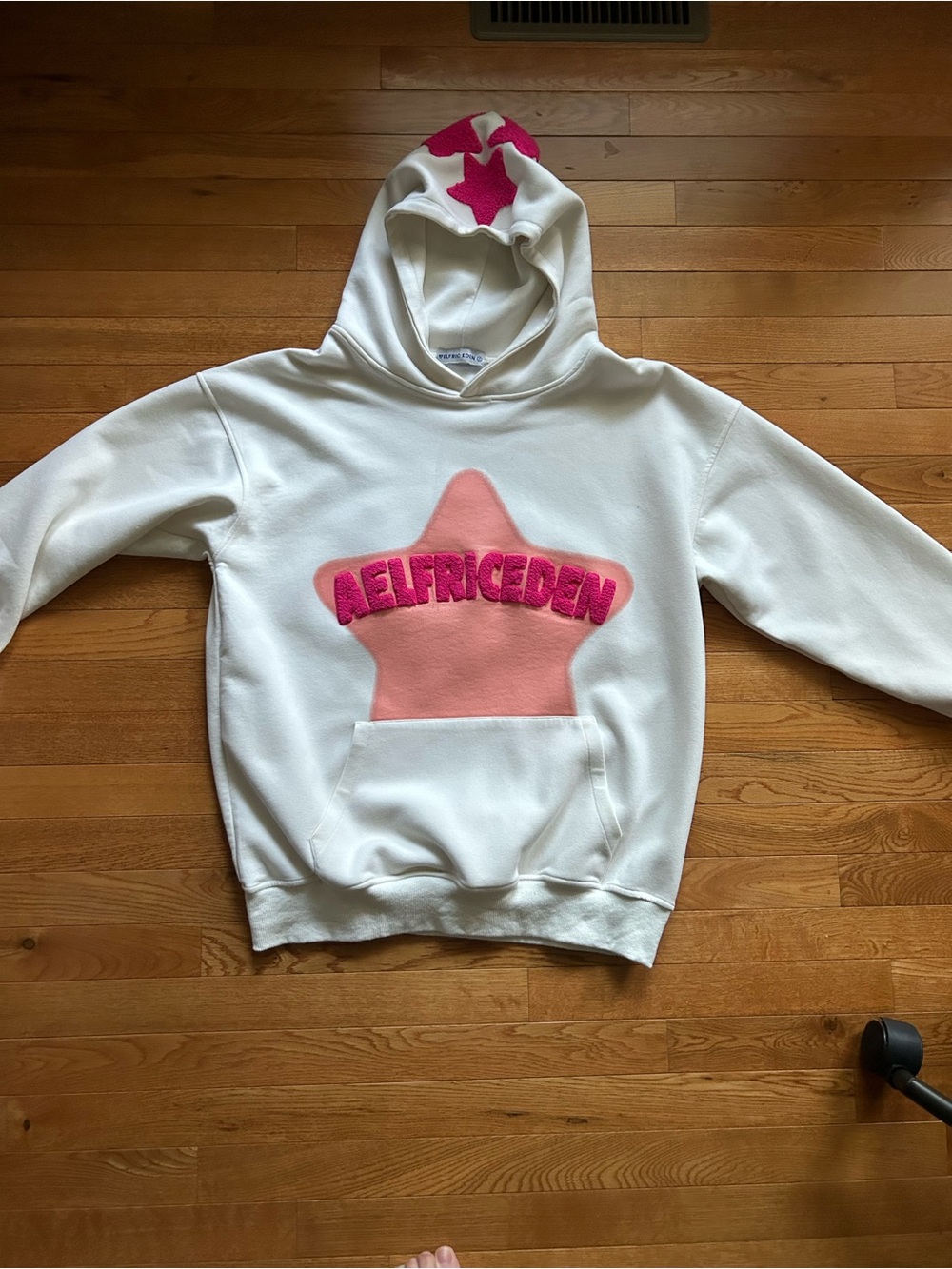 Aelfric Eden White Hoodie with Pink Star Applique and Fuchsia Lettering
